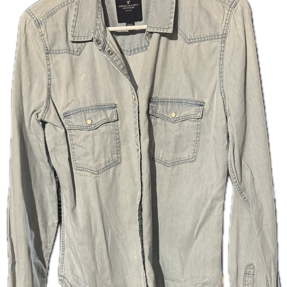 Women’s Gray Denim American Eagle Outfitters button up shirt-slim fit.